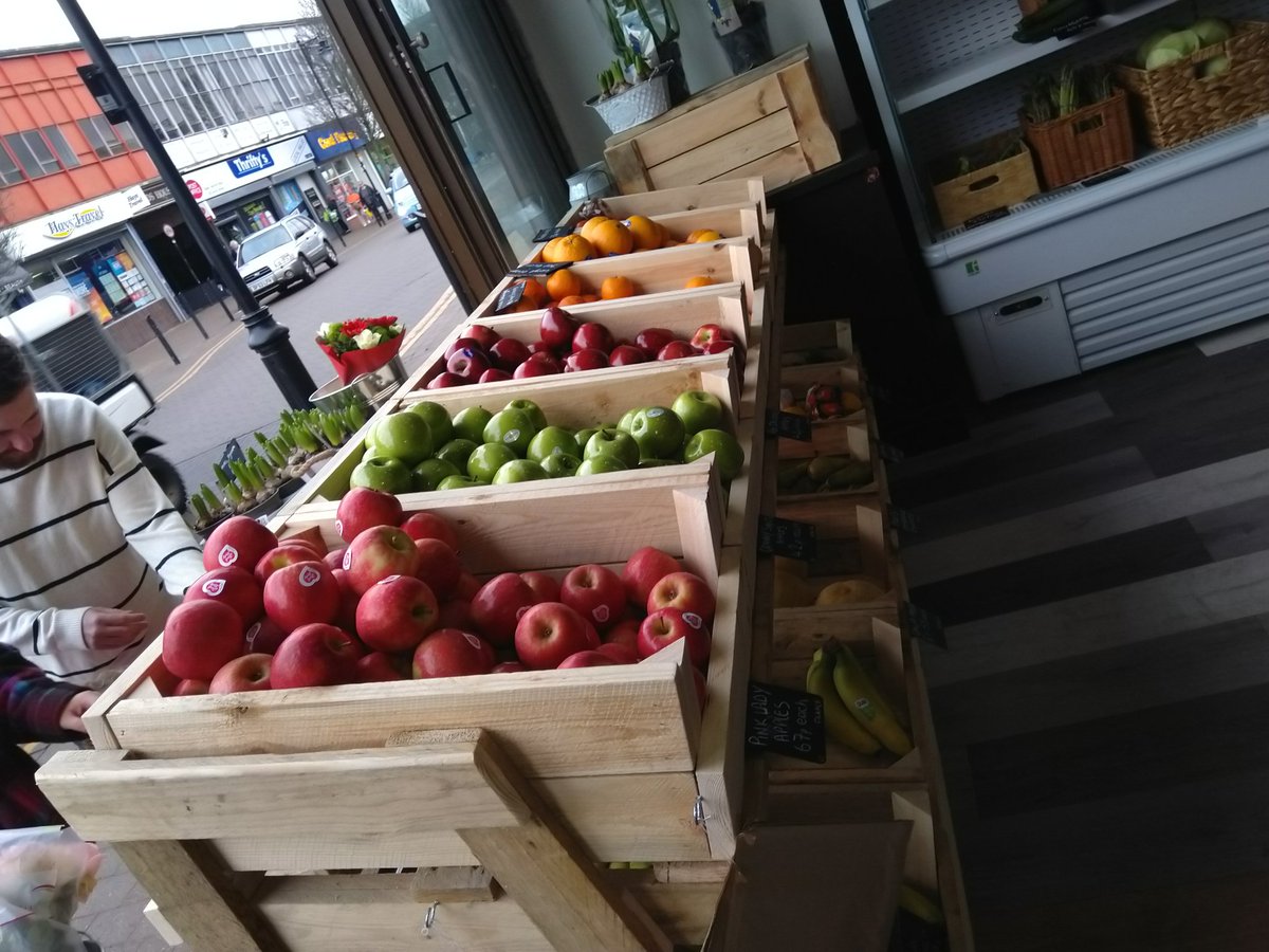 HaltonHour's tweet photo. A proper grocer has just opened on Runcorn Church Street - it looks amazing!
#HaltonHour #ProperFood hurrah! https://t.co/D2YFY8ab8a