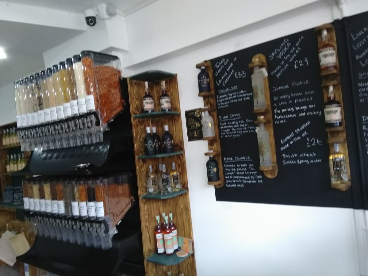 HaltonHour's tweet photo. A proper grocer has just opened on Runcorn Church Street - it looks amazing!
#HaltonHour #ProperFood hurrah! https://t.co/D2YFY8ab8a