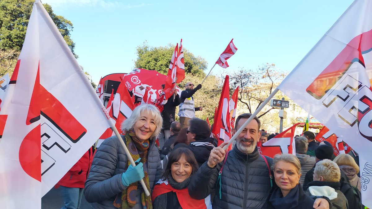 On lâche rien !
Les militants de la FECFO présents aujourd’hui partout en France dans les cortèges pour dire NON à une réforme des retraites injuste et inutile !
La retraite à 64 ans c’est définitivement NON Mr Macron !
Ensemble nous pouvons faire reculer le gouvernement !
A Nice