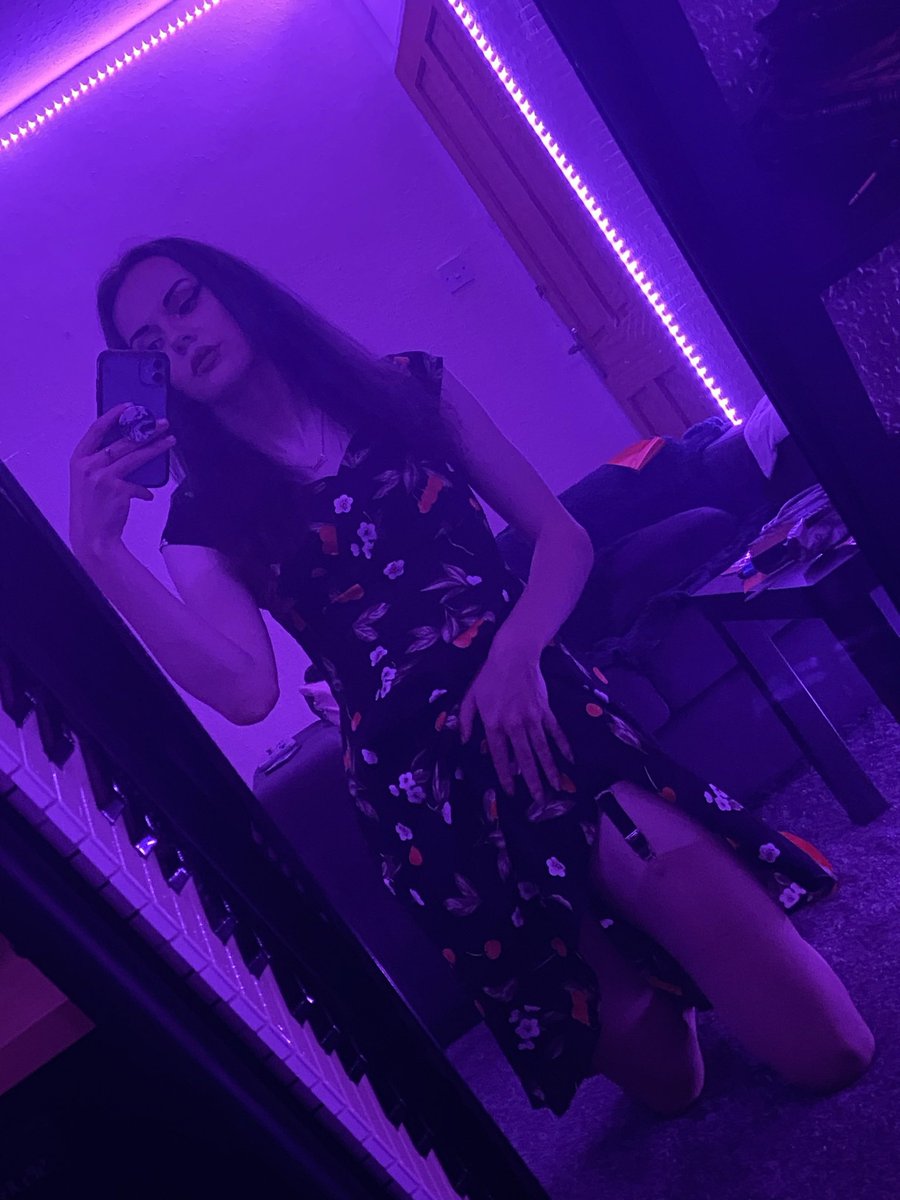 Shattered Polaroids 🫦 - $6.99OF on Twitter: "love wearing vintage