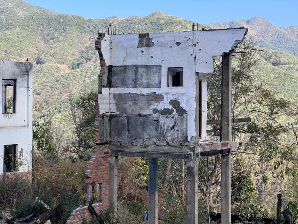 The mountaintop town of Thantlang in Chin State has experienced around 40 arson attacks by junta forces in the last 17 months, destroying almost all buildings in the town. (Photo: Salai Tial Hram Ling)
#WhatsHappeningInMyanmar