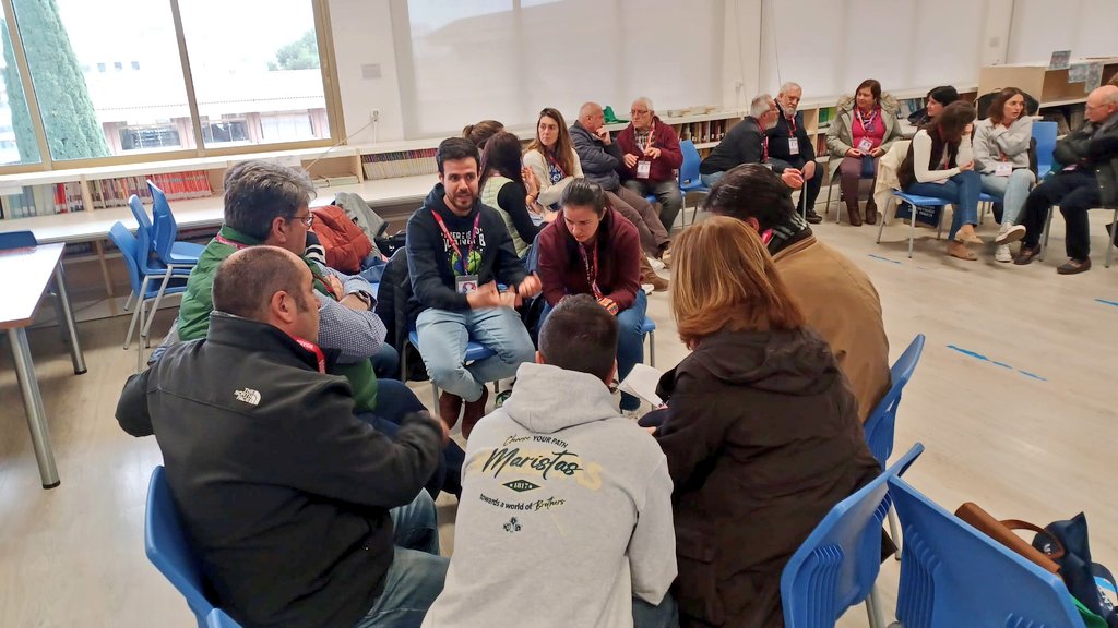 MaristasMedit's tweet photo. Este Encuentro de Voluntariado Social Marista es una jornada para "compartir vida". Reconocemos esa labor de #solidaridad y entrega a los demás @SoliMaristasMed @FundMChampagnat
#VoluntariadoMarista🫂
#SomosMediterráneo 🌊
#SomosRed 🌐 https://t.co/t5rv8Mpku1