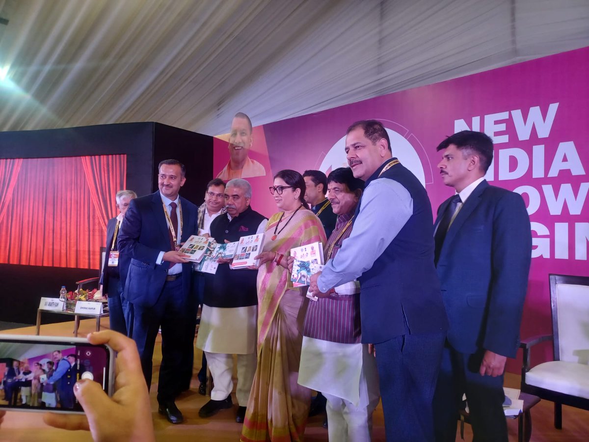 UP_ODOP's tweet image. #GIS23 में #ODOP: एक जनपद एक उत्पाद – Empowering Traditional Industries विषय पर आयोजित विशेष सत्र में केंद्रीय मंत्री श्रीमती स्मृति जुबिन इरानी ने ओडीओपी सफलता की कहानियों के संग्रह एवं ओडीओपी कैटलॉग का विमोचन किया व अपने संबोधन से सभी को लाभान्वित किया।