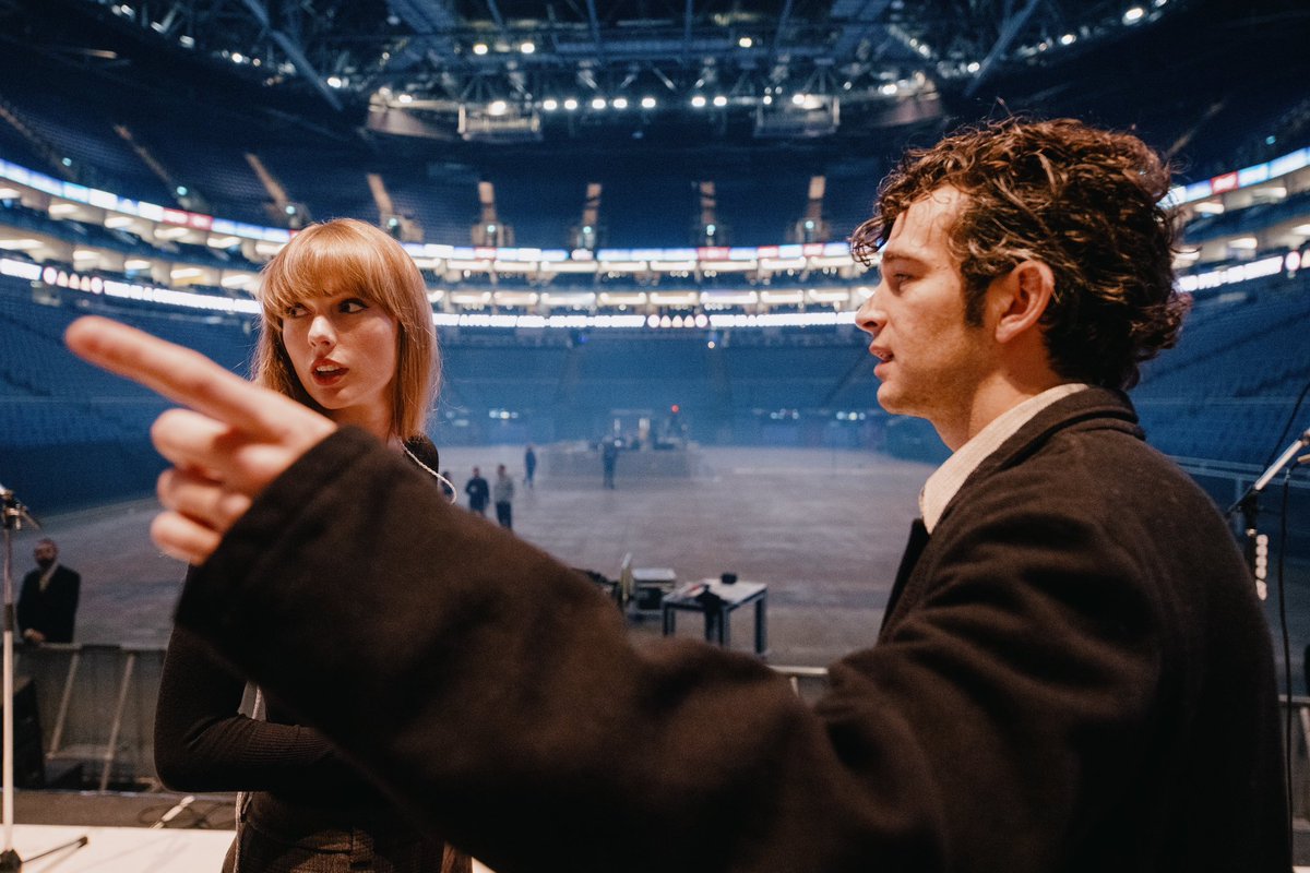 the1975 tweet picture