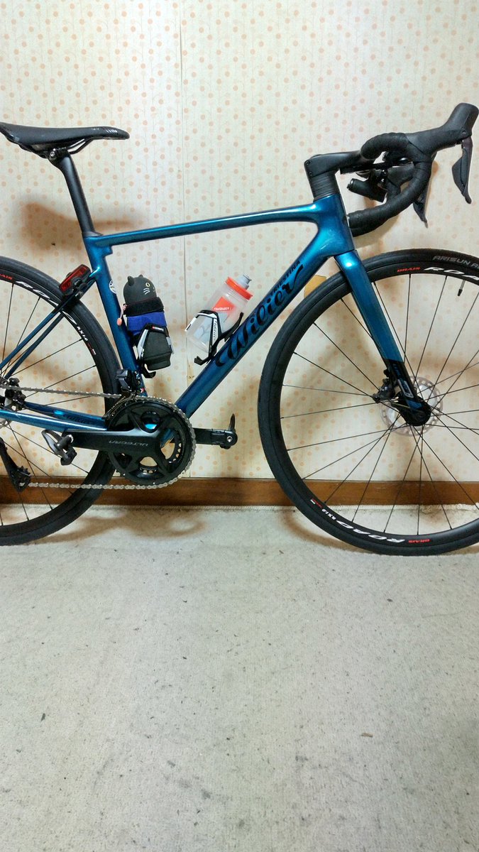 zero9wilier's tweet photo. 新車ZERO SLR買っちったわけですが
明日はいわきに向けてロング走🏃予定だしいつ乗れるのか
来週乗れるかな…再来週いわき🏃だから最後のラン練やらなきゃだしな…グヌヌ
#wilier #zeroslr #ゆるキャン https://t.co/RQ7ktkpeFH