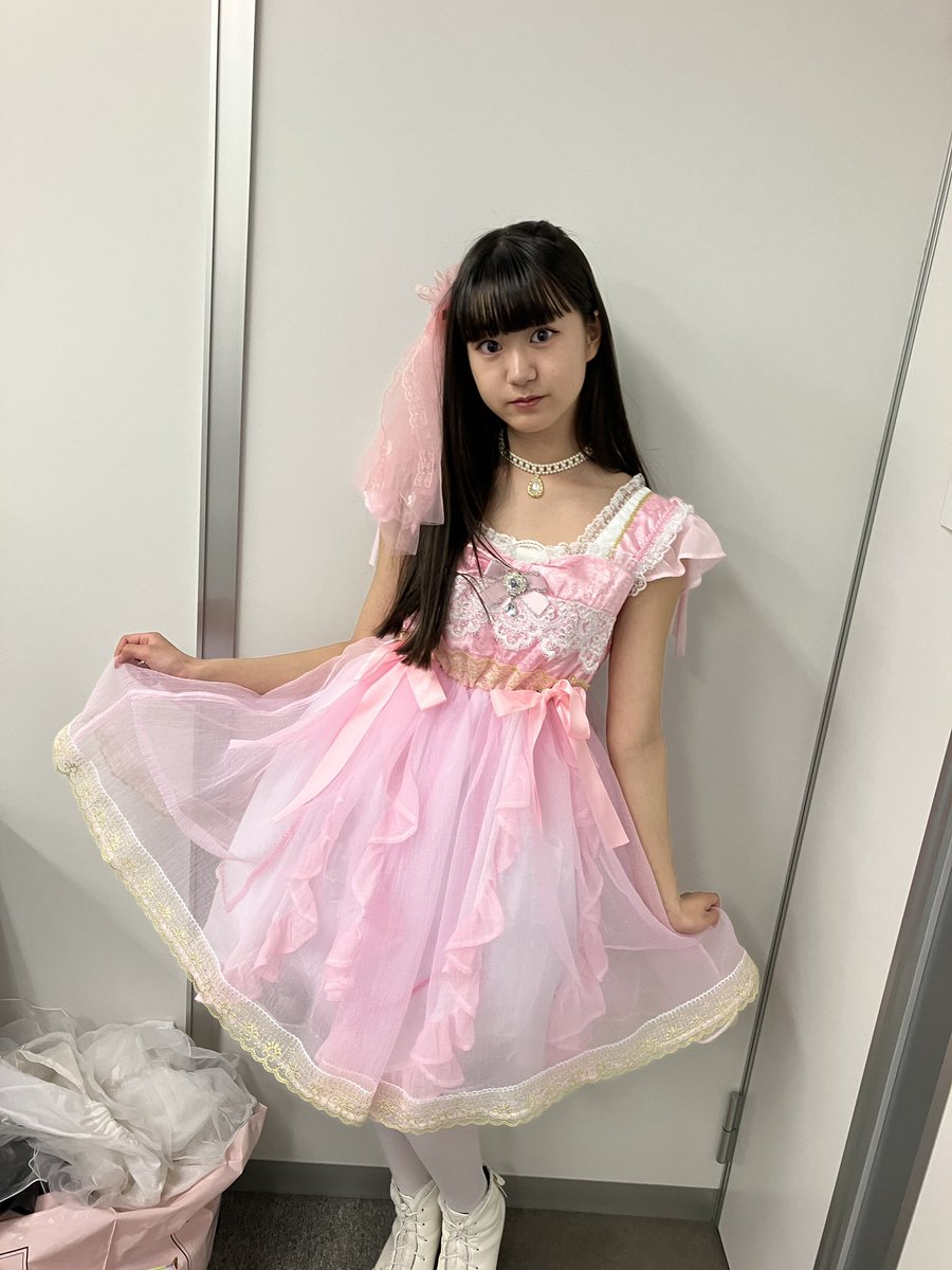 ToAToA_tw's tweet photo. 今日のファッションショーではPrettyDaysさんの衣装を着させて頂きました❤️
とっても可愛いピンクの衣装ありがとうございました😊
#PrettyDays #アイゲキ https://t.co/3gd3OJA5QO