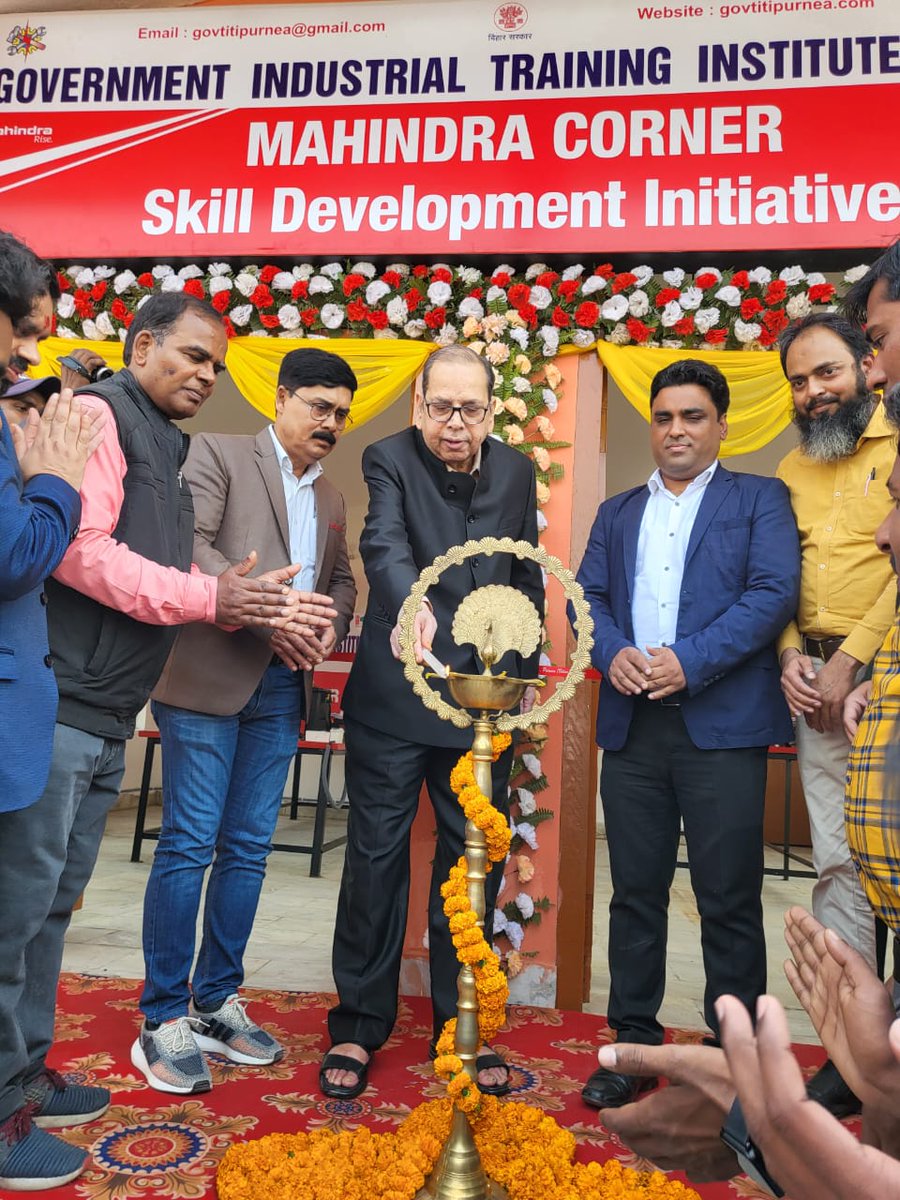 BrajeshLtd's tweet photo. Mahindra skill development corner inaugurated at Govt. ITI college Purnea @sumanmishra_1 @anandmahindra https://t.co/wRTSytpTE8