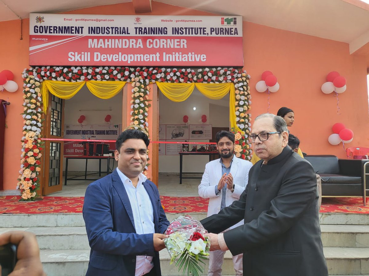 BrajeshLtd's tweet photo. Mahindra skill development corner inaugurated at Govt. ITI college Purnea @sumanmishra_1 @anandmahindra https://t.co/wRTSytpTE8