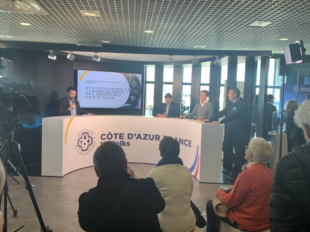 Maison_IA's tweet image. [#WAICF06 #IATALKS 🎙️] by «Côte d’Azur France» Terre d’IA!

RÉVOLUTIONNER LA COMPRÉHENSION DES PROTÉINES GRACE À L’IA avec⬇️
✔️ALEXANDRE GENETTE @maison_ia
✔️DR LAURENT CHANTALAT @lorealfrance
✔️PATRICK LAFFET @SyneosHealth

Live sur notre chaîne YouTube: youtube.com/live/OtmLuswCa…