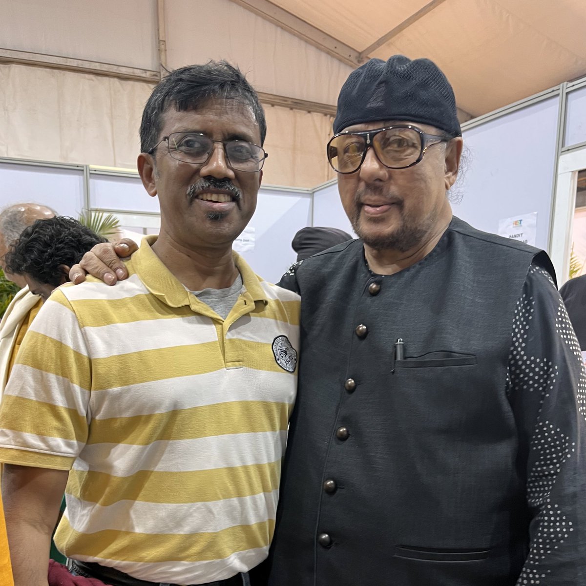 satyajits's tweet photo. Happy Jazzy Birthday @louizbanks! Was great meeting at the #dotfest at #Bhubaneswar. https://t.co/wB38tSEWMY