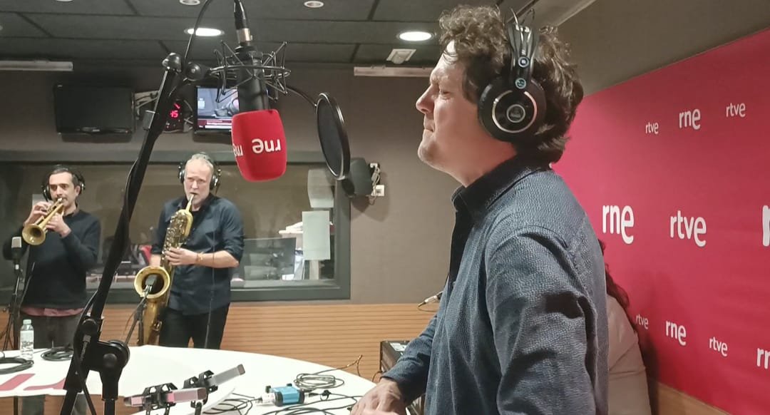 <a href="/Soncerv/">Sònia Cervantes (Psicóloga)</a> <a href="/goyoprados/">Goyo Prados</a> <a href="/radio4_rne/">radio4_rne</a> <a href="/RTVECatalunya/">RTVE Catalunya</a> 4⃣ QUARTA HORA amb <a href="/TheSlingshots/">The Slingshots</a> 

🎷La banda de funk, soul i "love", a l'#Acústicament, amb la <a href="/irenedesumbila/">Irene Desumbila</a> 

📲rtve.es/play/audios/pr…

<a href="/goyoprados/">Goyo Prados</a> <a href="/radio4_rne/">radio4_rne</a> <a href="/RTVECatalunya/">RTVE Catalunya</a>