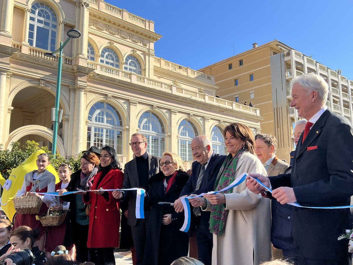 yvesjuhel's tweet image. Je déclare ouverte la 89e édition de la #feteducitron 🍋 #menton @villedementon @OTC_MRM @fete_du_citron