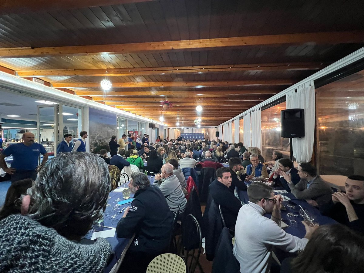 maurorotelli's tweet photo. Che chiusura di campagna elettorale ieri sera a Montefiascone!Un grosso in bocca al lupo ai 4 candidati di @fdiviterbo grazie ai tanti che hanno interpretato questa campagna elettorale come se fossero loro stessi candidati. Si vota domenica e lunedì fino alle 15 #RoccaPresidente https://t.co/OeRqoOFUdy