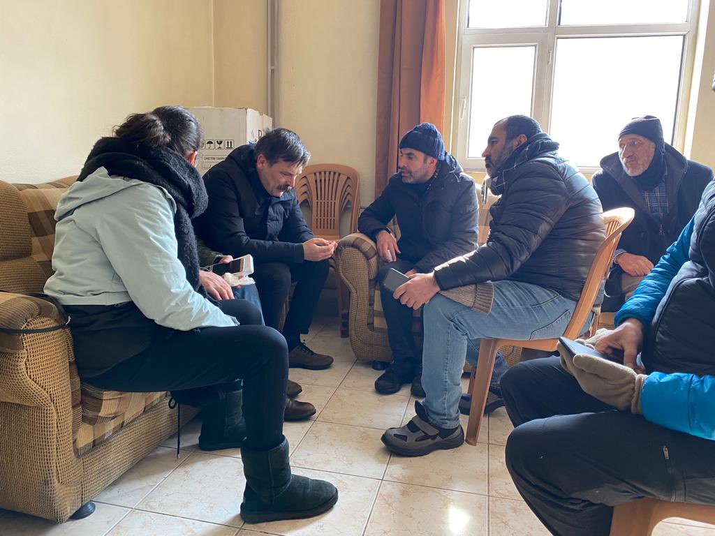 ElbistanTip's tweet photo. Genel Başkanımız Erkan Baş ve Parti Sözcümüz Sera Kadıgil, Kahramanmaraş Elbistan deprem afet bölgesindeki Elbistan Cemevi’ne ziyarette bulundu.

Umut için, yaşam için bir arada olmaya devam edeceğiz. https://t.co/NAElNK4ptT