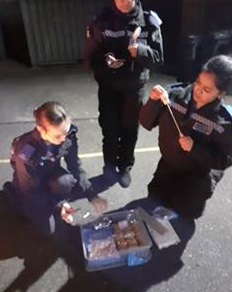 CadetsWMP's tweet photo. @BirminghamScout @ErdingtonWMP #ToastingMarshmallows whilst our #Kingstanding @ErdingtonWMP #5BECadet leaders showed the @scouts how to use radios & the use of #phonetics Great #collaboration & sharing of #knowledge & #skills . #ThankYou Must do this again @CSuptMatShaer https://t.co/q0esaU8W78