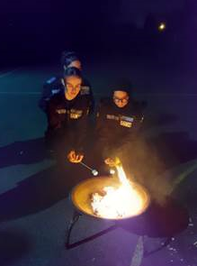 CadetsWMP's tweet photo. @BirminghamScout @ErdingtonWMP #ToastingMarshmallows whilst our #Kingstanding @ErdingtonWMP #5BECadet leaders showed the @scouts how to use radios & the use of #phonetics Great #collaboration & sharing of #knowledge & #skills . #ThankYou Must do this again @CSuptMatShaer https://t.co/q0esaU8W78