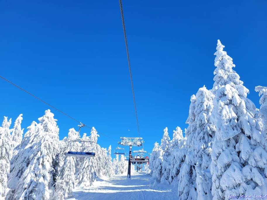 Kop_online's tweet photo. Skijaški centar Kopaonik od 12. februara radi u periodu 8:30 - 16:30
 https://t.co/MPCOnzPTmM https://t.co/1OwiNZHRiY