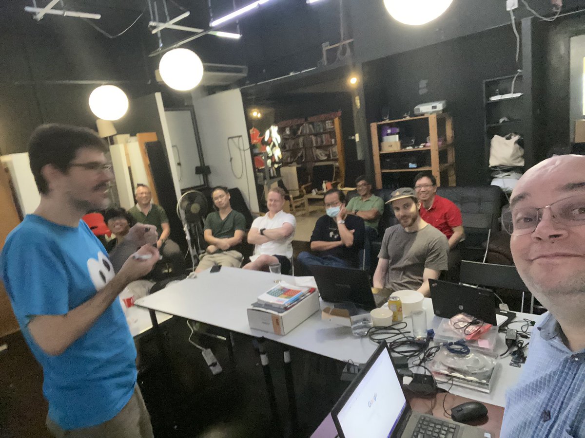 BHamadicharef's tweet photo. Saturday at #HackerSpaceSG on the "FPGA Day" :-) https://t.co/j8ebwbMsWA