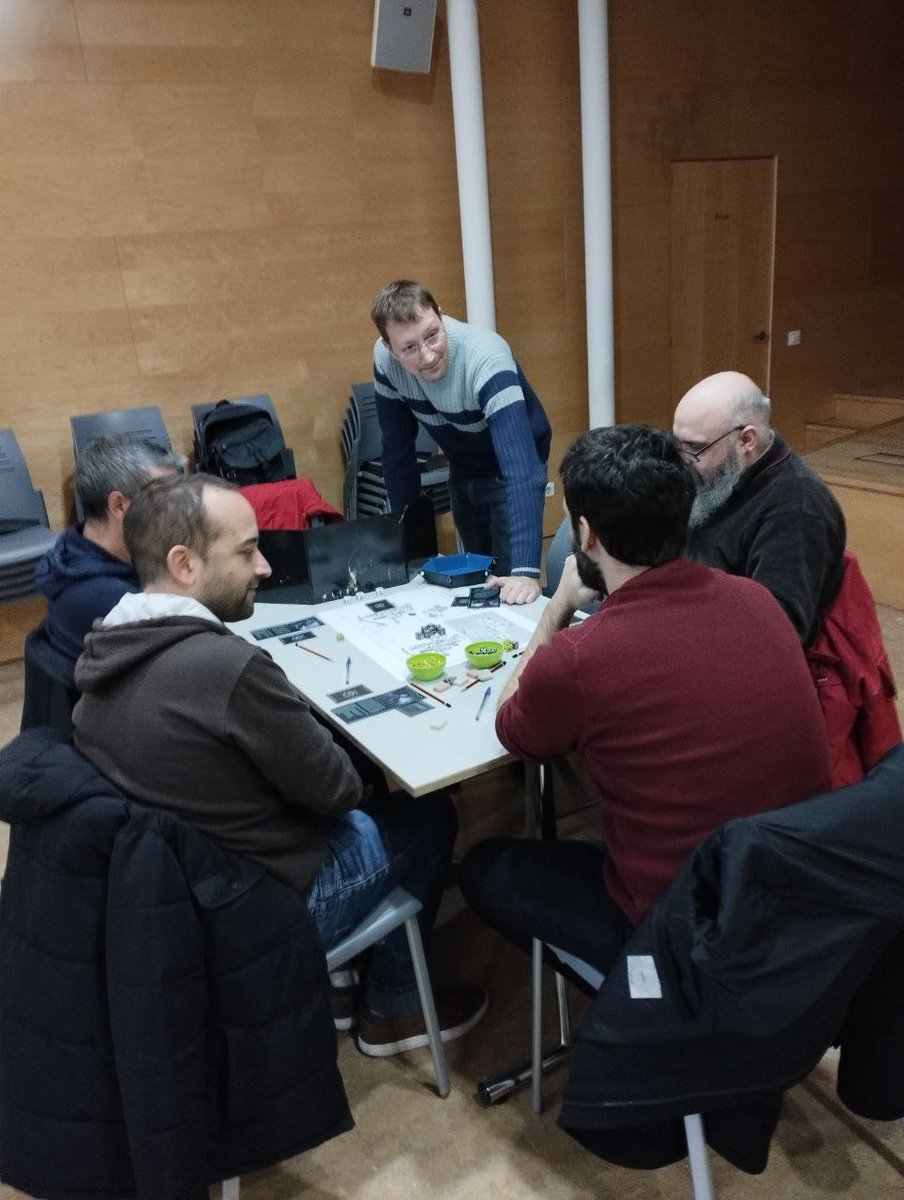 ALC_Stronghold's tweet photo. Una #BCNegra més omplim la @bibcanfabra amb partides de #rol!
#Alien de @EdgeStudioEs amb Edu, #hitos amb un tó lovecraftià de @Nosolorol amb @RollToTheFuture i un #XD6 distòpic con @elprofefriki
#jocsderol #rolbarcelona #jugararol #diademoduls #rolaccessible https://t.co/pzU64Ywsuv