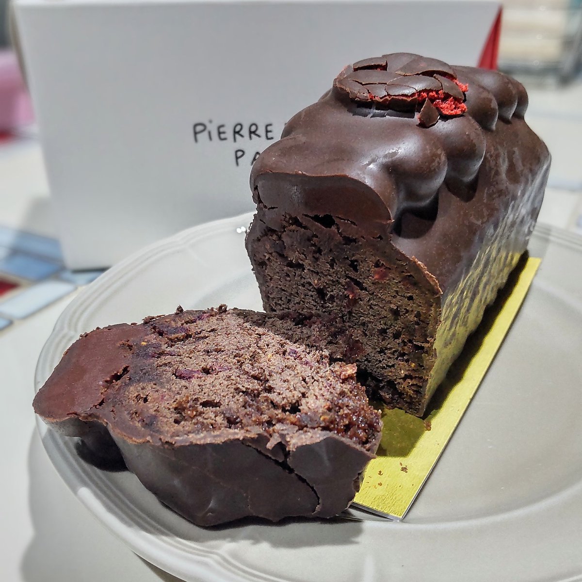 みんなの「ピエール・エルメ・パリ チョコケーキ」 口コミ・評判|食べたいランチ・夜ごはんがきっと見つかる、ナウティスイーツ