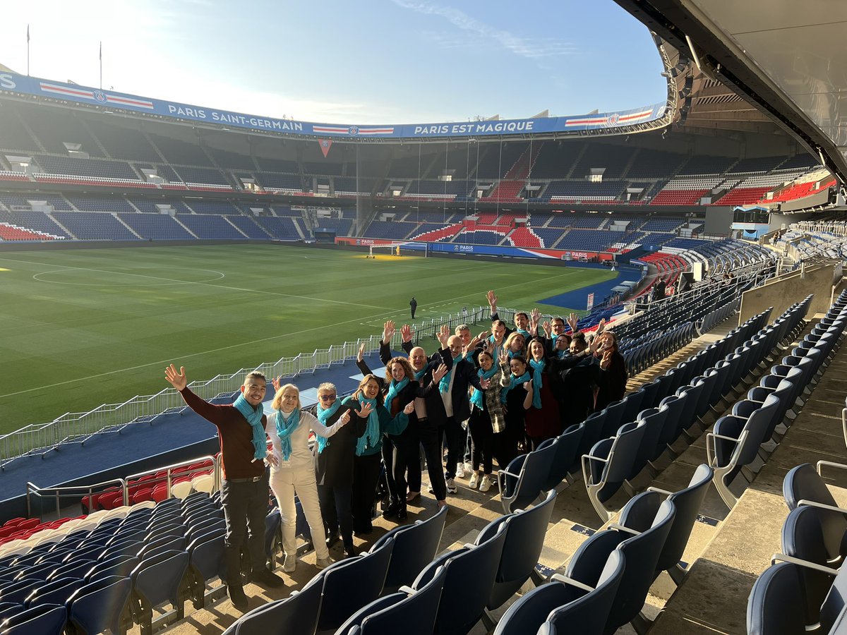 JauPoupineau's tweet photo. 🧐Vous faites quoi aujourd’hui samedi ?
☀️Grand soleil sur le parc des princes !!
👉venez rencontrer @GroupeLaPoste et #Formaposte Ile de France au Salon Your Future !
Nous recrutons en #alternance, nous proposons des #stages et des premiers #emploi !
#job #LaPosteRecrute https://t.co/4q9lEL1dle