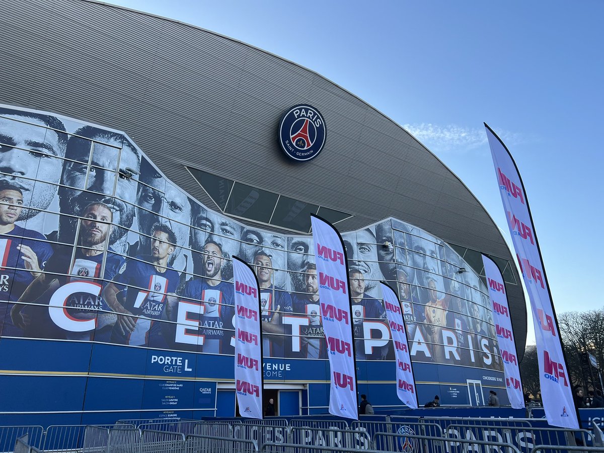 JauPoupineau's tweet photo. 🧐Vous faites quoi aujourd’hui samedi ?
☀️Grand soleil sur le parc des princes !!
👉venez rencontrer @GroupeLaPoste et #Formaposte Ile de France au Salon Your Future !
Nous recrutons en #alternance, nous proposons des #stages et des premiers #emploi !
#job #LaPosteRecrute https://t.co/4q9lEL1dle