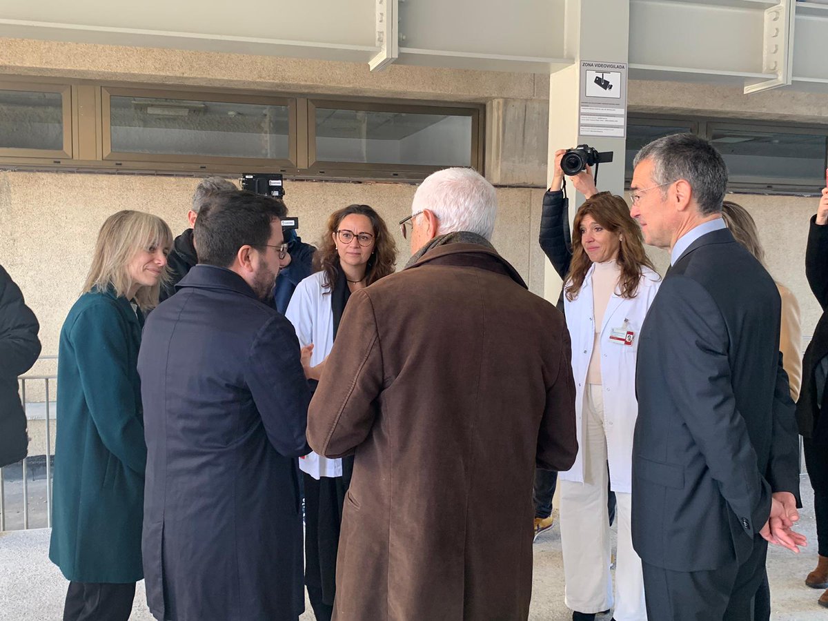 hggranollers's tweet photo. Avui inaugurem l'Edifici Compacte de l'Hospital (el nou servei d'urgències) on comptem amb la presència del #president de la Generalitat, Pere Aragonès, acompanyat del conseller de @salutcat, Manel Balcells 🏥
@perearagones
@manelbalcells
#EdificiCompacte #NovesUrgències #HGG https://t.co/8P1kTKliIM