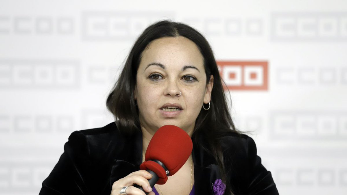 serviciosccoo's tweet photo. 👥 #6F2023 la secretaria de Mujeres, Igualdad y Condiciones de Trabajo de @CCOO , @CarolinaVidal_L , ha participado en un encuentro con trabajadoras del #comercio en el se han compartido problemas, acciones y propuestas para este sector.
#FeminismoSindical #BlackReality https://t.co/wqAampHD6I