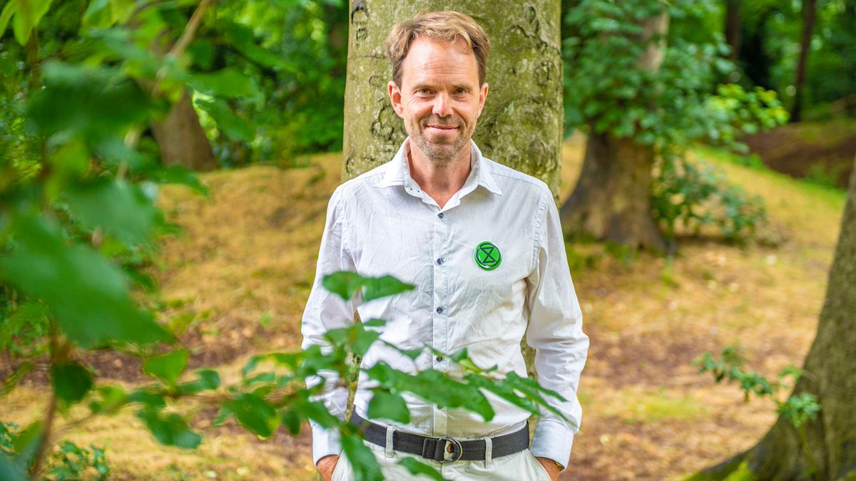 7oaksCAN's tweet photo. ***STOP PRESS***

We are incredibly excited to announce that Dr Rupert Read will be the keynote speaker at Sevenoaks’ first Climate Fair at The Vine Gardens on Saturday April 29th 2023. 

Tickets are free, but limited, so book now to avoid disappointment.

https://t.co/OS5lMsvmXa https://t.co/S1VBZio6Xk