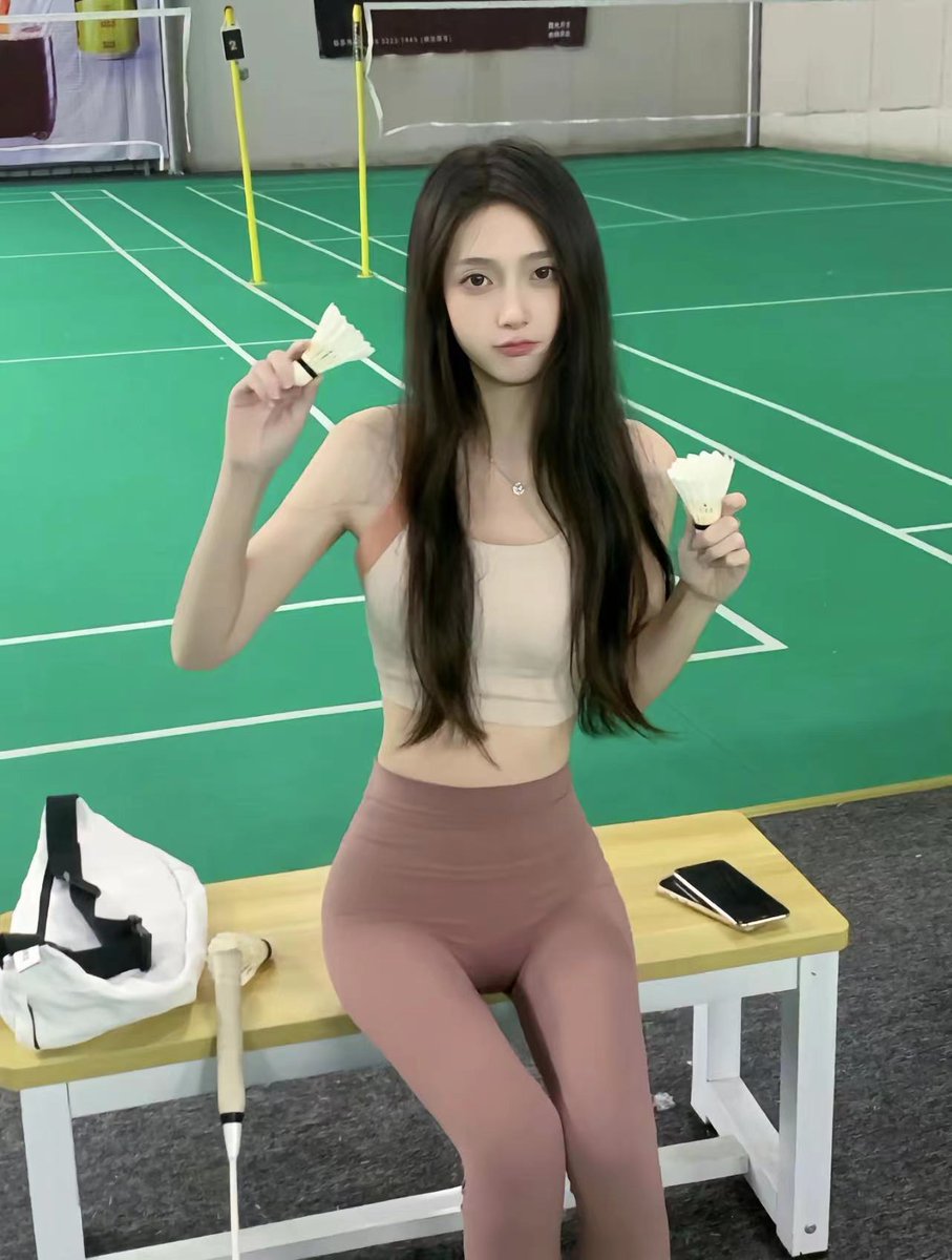 偶尔打一下羽毛球，有没有来陪她练习一下的…
#反差婊 #母狗 #sm #女s  #内射     #绿奴 #骚货 #调教   #骚逼  #学生婊 #母狗  #贱货 #夫妻 #情侣 #绿帽 #淫妻 #夫妻交友 #换妻 #3p #强奸 #轮奸 #单男 #广州 #广州情侣 #广州夫妻 #露出 #摄影 pic.x.com/EGsalkdK60