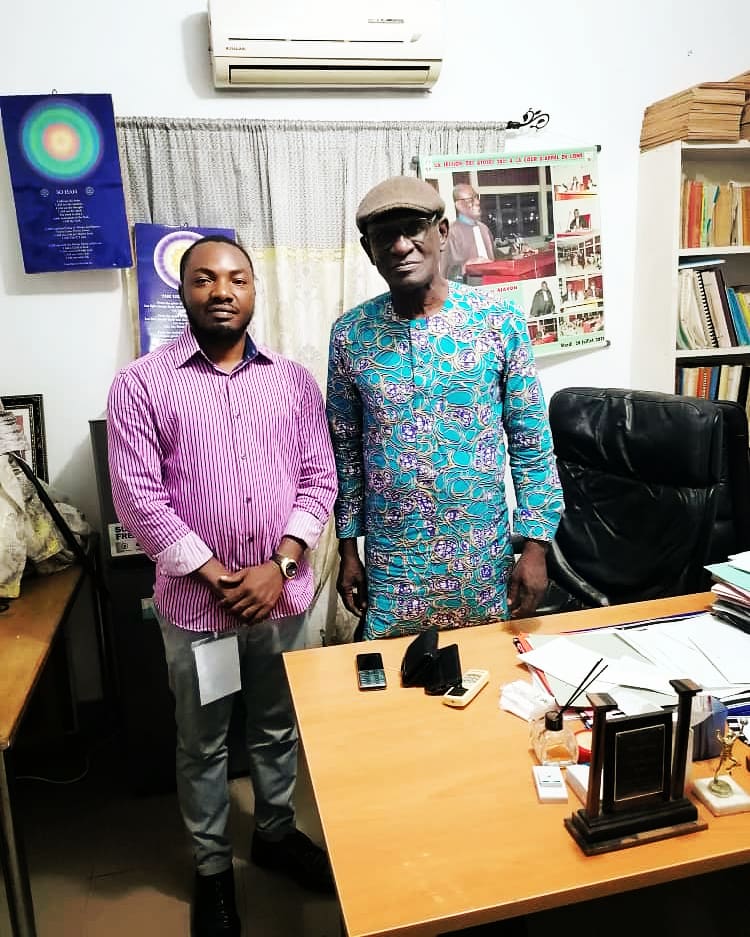 LomeActu's tweet photo. <<Plus la cité évolue en droit, plus l'enfant de la cité évolue en savoir>>.

L'opportunité m'est donnée d'être reçu par un doyen en matière du droit dans notre cher pays le Togo;  avocat du Barreau , j'ai nommé Maître Zeus AJAVON Ata Messan. 
Nous avons eu un entretien.. https://t.co/KbV3gx6kJw