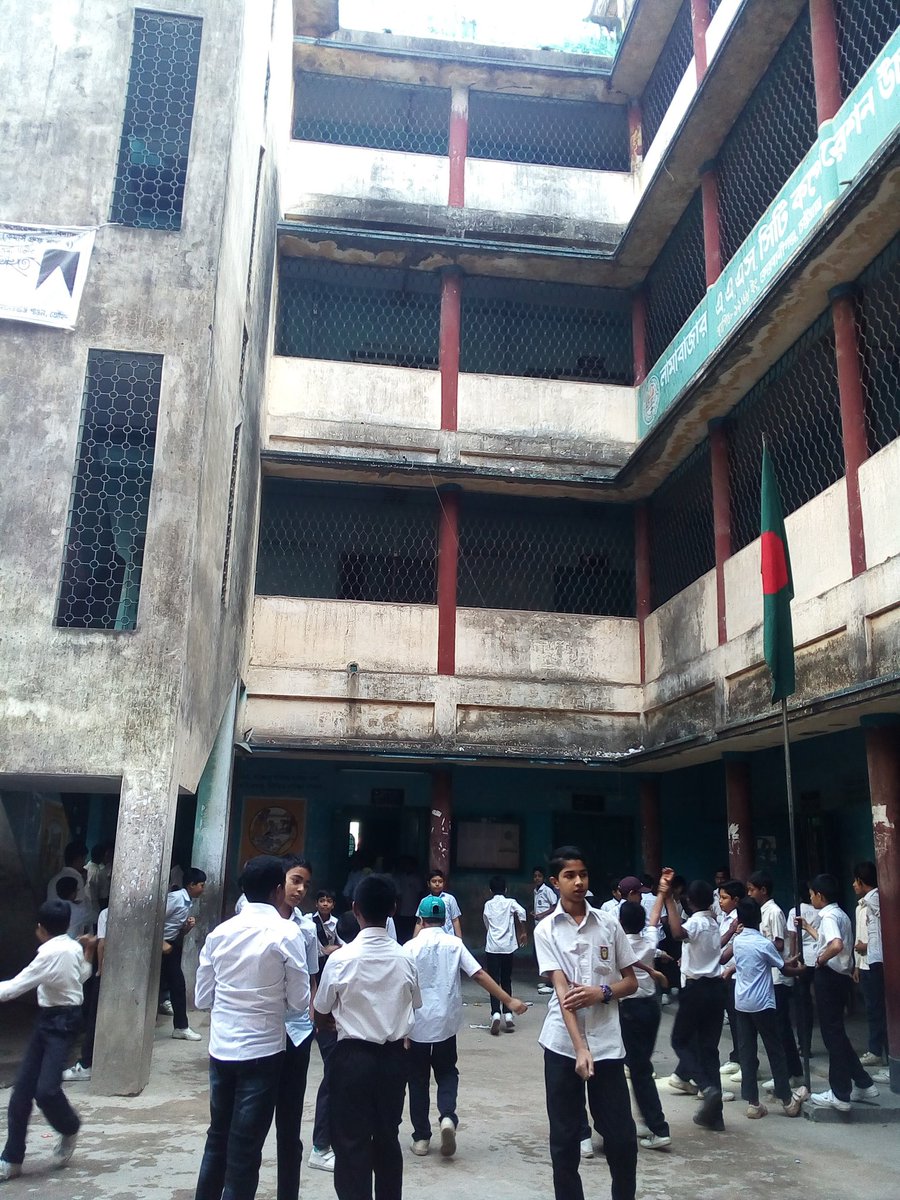 socialsaiful's tweet photo. #school #program #friends https://t.co/d3WoxtgsJW