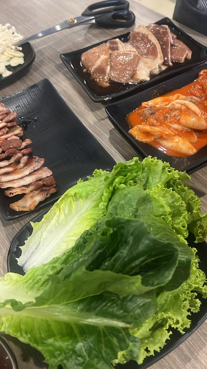 privateyelloww's tweet photo. 🤩🤩🤩🤩 #factorybuffet https://t.co/TiDNRrJyIy