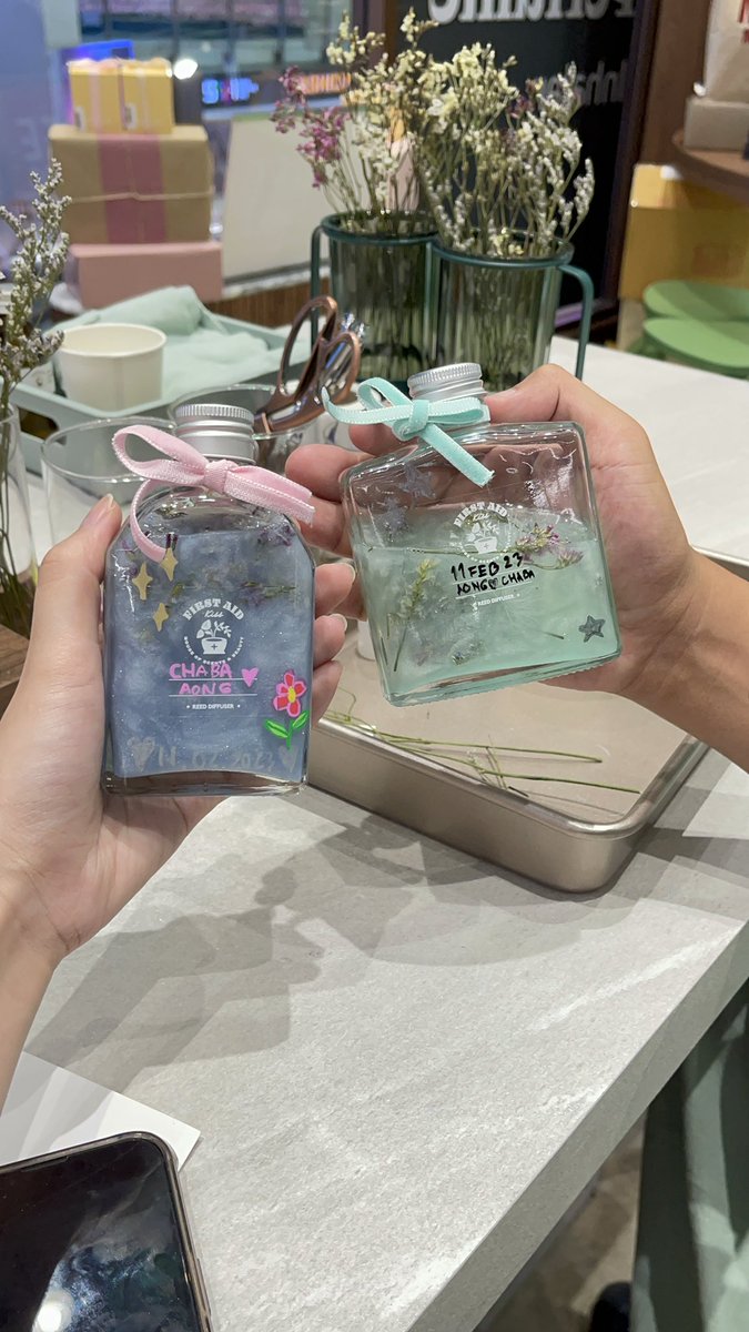 chabajumsai's tweet photo. รีวิวwork shop ทำ diffuser (ร้านfirst aid kiss สยามสแควร์วัน) เหมาะกับคนอยากใช้quality timeกับแฟนมากๆ💖 >>>>>>(ต่อ) https://t.co/J0hwsr3nao