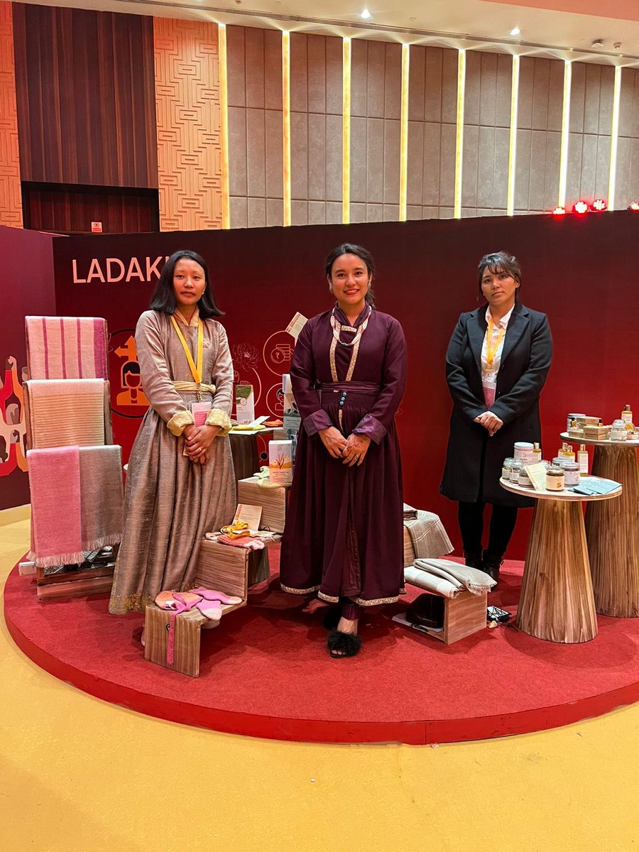 Industries and Commerce Department: Local entrepreneurs from Handloom and Food Precessing Sector representing Ladakh at G20 summit Agra. Interaction with Hon’ble <a href="/MinistryWCD/">Ministry of WCD</a> <a href="/smritiirani/">Smriti Z Irani</a> 
<a href="/lg_ladakh/">LG Ladakh</a> <a href="/DvCom_Secretary/">Saugat Biswas IAS</a> <a href="/TexMinIndia/">Ministry of Textiles</a> <a href="/MOFPI_GOI/">Ministry of Food Processing Industries</a> <a href="/minmsme/">Ministry of MSME</a>