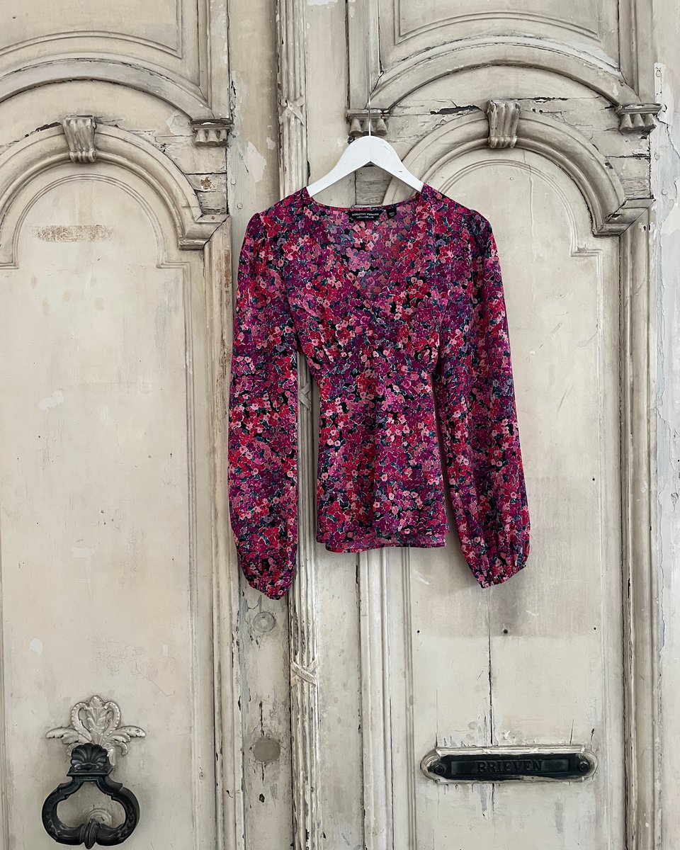 Feeling flowerful 🌺 ✨

No need to wait til date night for that bouquet, shop fresh florals at dorothyperkins.com 📲 💐

Shop dresses here 👇 bit.ly/3xaZrcD

#dorothyperkins #ootd #pink #dresses #womensfashion #florals