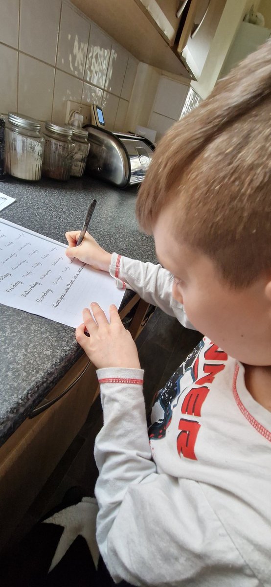 Amy22608295's tweet photo. @HartleyBrookPri @HBMrWasteney Makayden woke me up at 6am to do his homework. We've now completed it all so might get a lay in tomorrow 🤣. At least he's on his A game and can now enjoy his week off without rushing to do it all. https://t.co/btSWSgdn3i