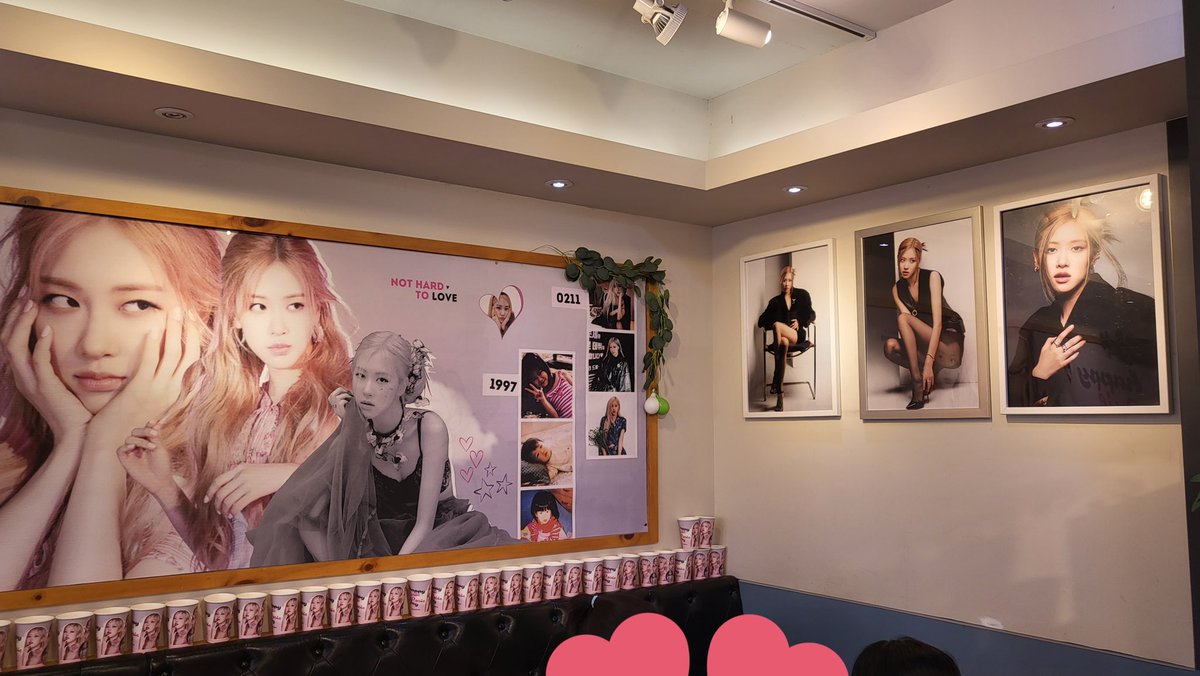 _youimma's tweet photo. ☕️ #ROSÉ_nothardtoLOVE https://t.co/qJ0Y9S3w7b