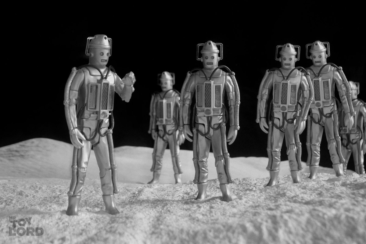 March of the Cybermen.

Today is the 56th Anniversary of 'The Moonbase.' To celebrate I have a digirama shot recreating that iconic scene. What do you think?

#Cybermen #TheMoonbase #SecondDoctor #ClassicDoctorWho
#DoctorWho #ToyPhotography #Canon90D
#CharacterOptions