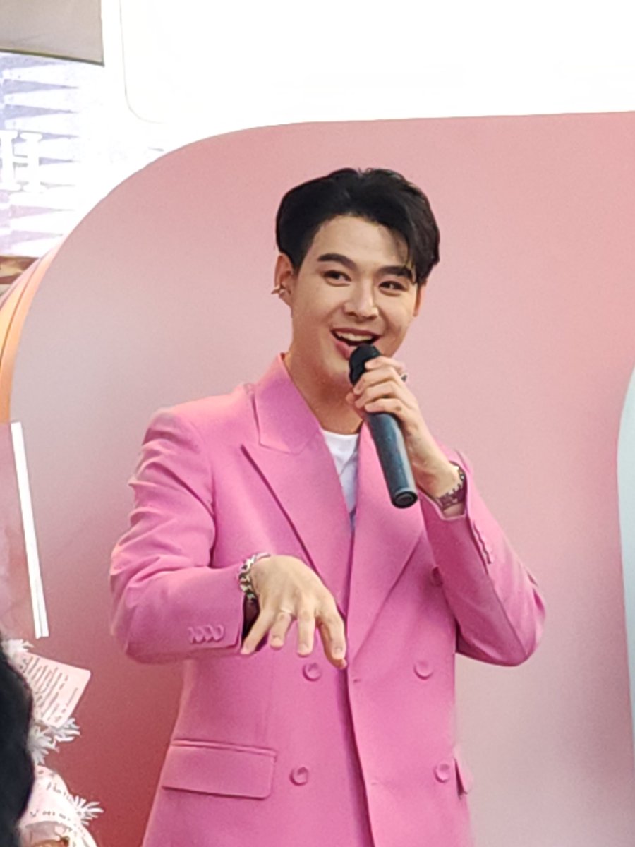 penny_sup's tweet photo. นานแค่ไหนที่ไม่เจอซุปเลย คิดถึงจัง ยังน่ารักเหมือนเดิมเลย😍
#LakaXFirsterxเซ้นต์ https://t.co/JwN1wVysR9