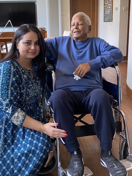 zarin_arif's tweet photo. बिहार की शान श्री लालू यादव जी आज  सिंगापुर से भारत वापस लौट रहे है।
#laluyadav #RohiniAcharya #Singapore #RJD @RohiniAcharya2 
#Bihar https://t.co/gSVmi6QByN