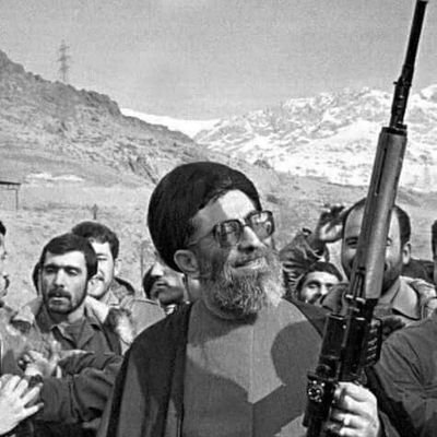 Amin_andarzi's tweet photo. آقاجان، ما با شما همیشه برنده ایم.
 #بهمن_تماشایی https://t.co/LqsWIRkZQG