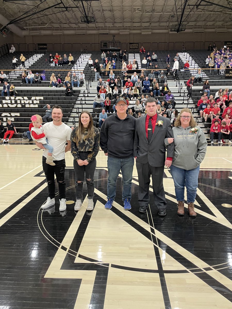 MillerBoysBBall's tweet photo. Pictures from last night’s Senior Night! https://t.co/kiMnISoBV5