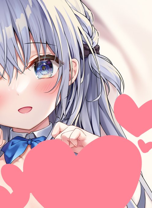 にこっ💗
抱き枕描いてる(..◜ᴗ◝..) 