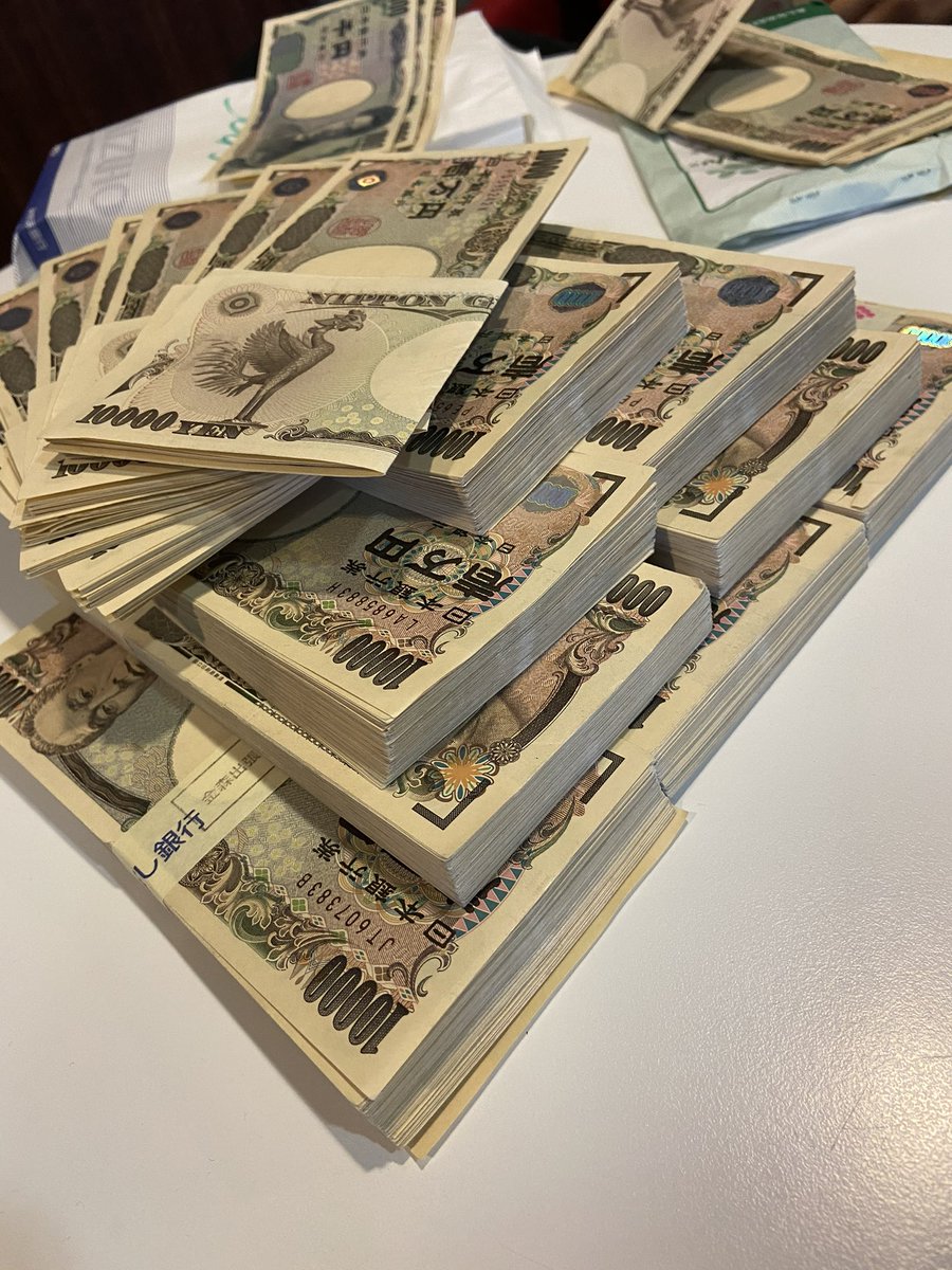 14日ｒｐから外商でみつくろって送ることにした
14日楽しみに
人の画像使ってんのなんとかならんのか
いちいち画像に名前みたいのいれないといけないのか？

帯３

✅参加条件

・フォロー&amp;RT&amp;.いいね.通知もオン

#お金くばり　
#プレゼント企画 
#〆切は投稿の1時間前くらい
#夜ゲリ
#現金配布