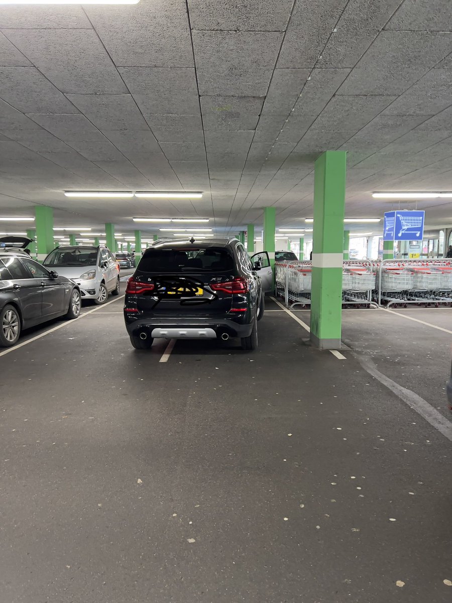 pakal_org's tweet photo. Luxembourgish way of life on #catcus #ingelgorf parking … https://t.co/hA9b9xIebM
