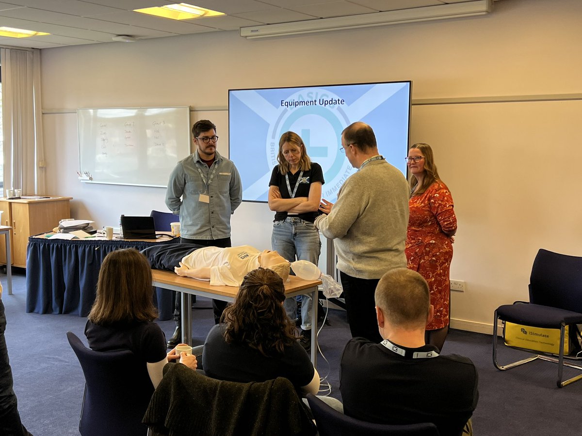 DaveLBywater's tweet photo. Skills teaching refresher demo with @davidcooper1975 https://t.co/49NlRSKd9X