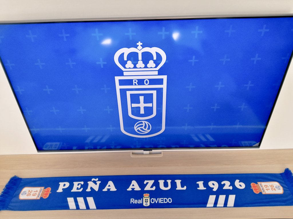 pa1926's tweet photo. Este año es nuestro X aniversario y merecía algo grande!

Agradecer a @Basiliscus1926 su ayuda para crear nuestra nueva Bufanda!
Homenaje al Real Oviedo y a Oviedo, con detalles de la ciudad y guiños a la delantera eléctrica y el jorobu.

'Defensores del Orgullo Valor y Garra' https://t.co/OeFHNoXmfq