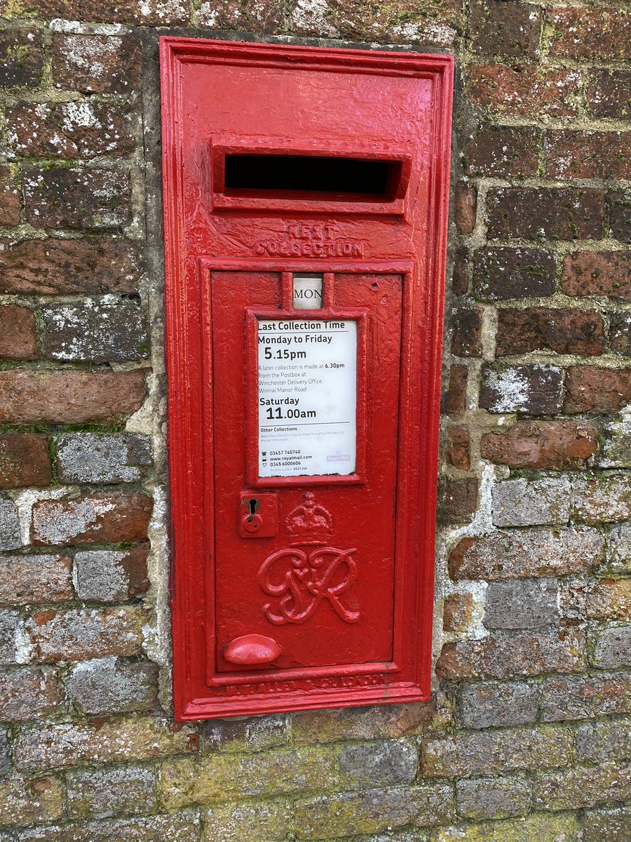 It’s #postboxsaturday - <a href="/Liz_Kentish/">Liz Kentish 💌</a> may have already posted this but we found this one in Winchester last weekend!