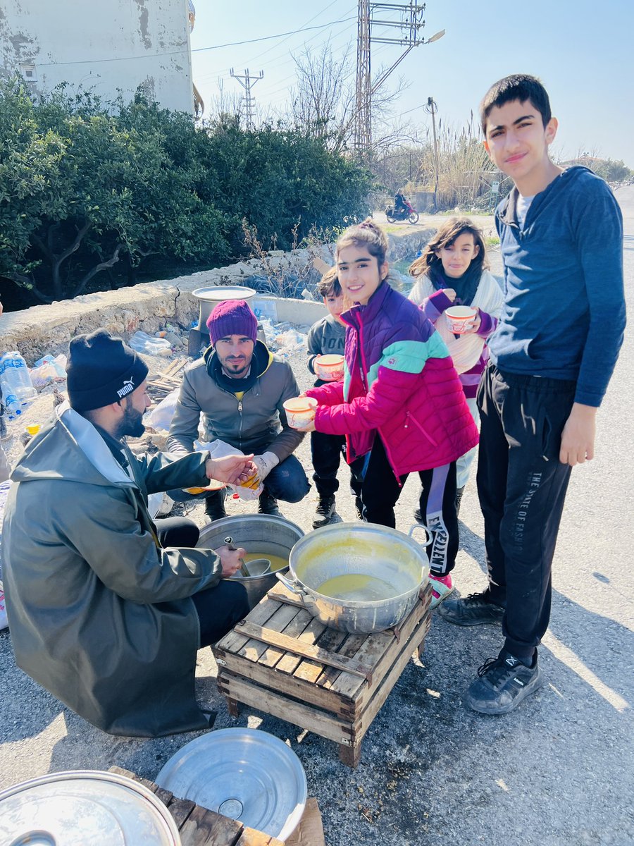 Baranbey_i's tweet photo. Gözlerinizi bilmem ama gözyaslarimiz ayni renkte aktigi surece beraber olacagiz #hatay beraber atlatacagiz🖤😥🖤 https://t.co/EV5RVqhT4K